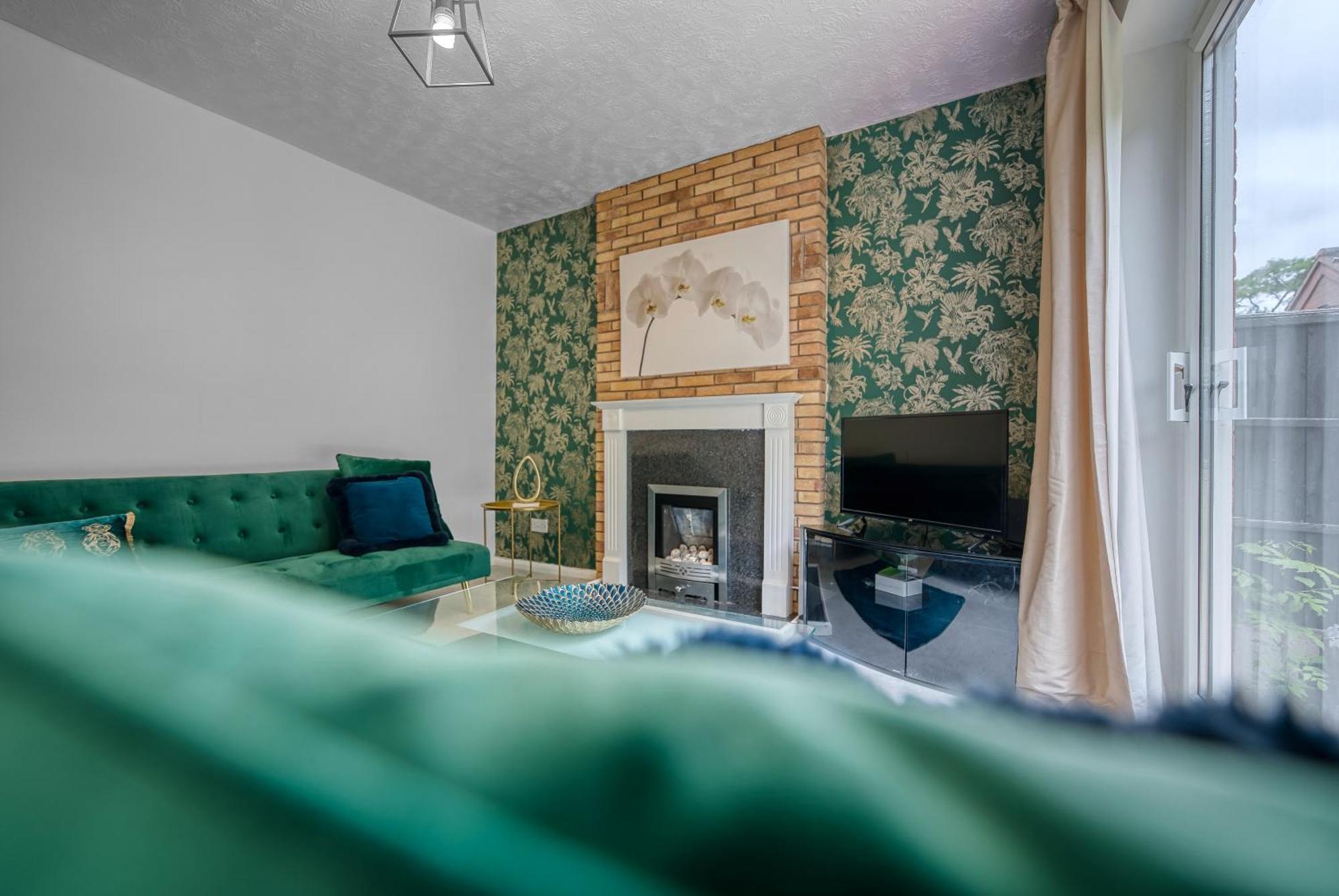 Capri 13 Sa: University-Adjacent House with Garden and Motorway Access Loughborough Exterior photo